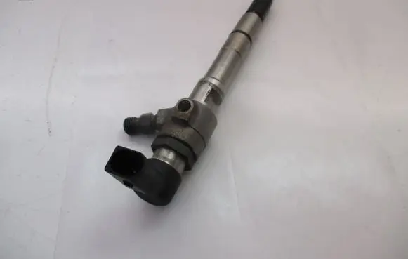 Volkswagen Golf VI Fuel injector 03L130277B CAY