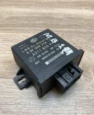 Mercedes-Benz E W211 Light module LCM A2118209985 5DF00827801