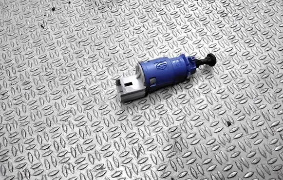 Clutch pedal sensor