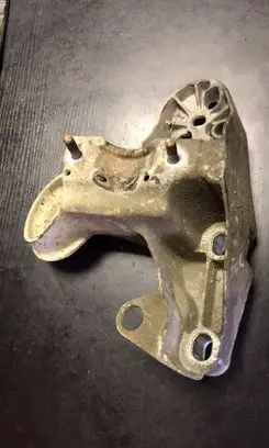 Audi A4 S4 B5 8D Engine mounting bracket 4b0199351b