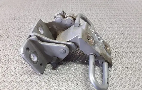 Audi A6 S6 C5 4B Rear door lower hinge 4B0833412B