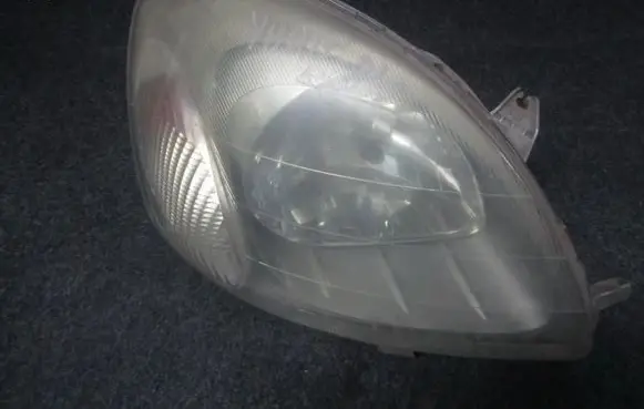 Toyota Yaris Headlight/headlamp