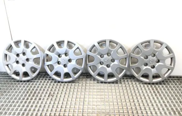 Hyundai i30 R13 wheel hub/cap/trim 