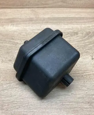 Volkswagen PASSAT B6 Vacuum air tank 03G129808 Used
