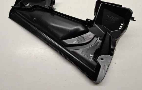 BMW 4 F36 Gran coupe Wiper trim 8062776 64118062776