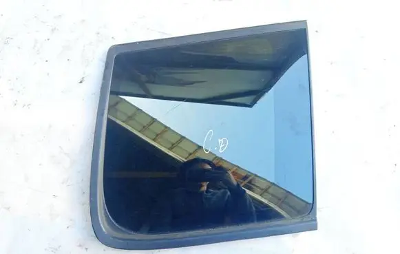 Nissan X-Trail T30 Rear side window AS2