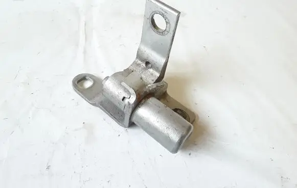 Ford Mondeo MK IV Front door upper hinge A046575