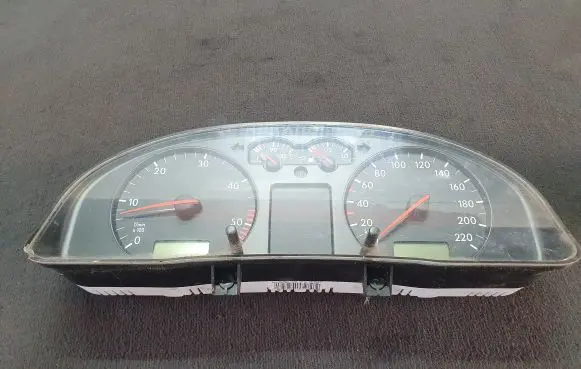 Volkswagen PASSAT B5 Speedometer (instrument cluster) 09051940090