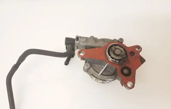 Nissan Qashqai Vacuum pump