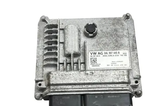 Skoda Octavia Mk3 (5E) Engine control unit/module 04L907445B 28445556