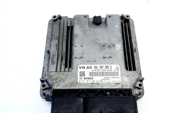 Volkswagen Golf VII Engine control unit/module 04L907309D