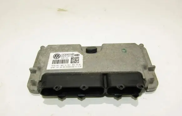 Volkswagen Golf VI Engine control unit/module 03C906024BD