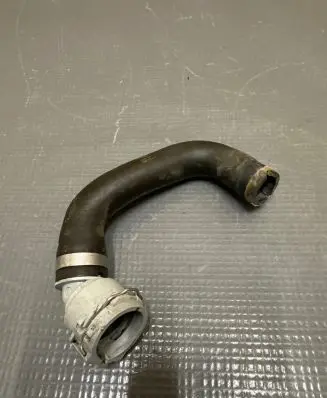 Coolant pipe/hose