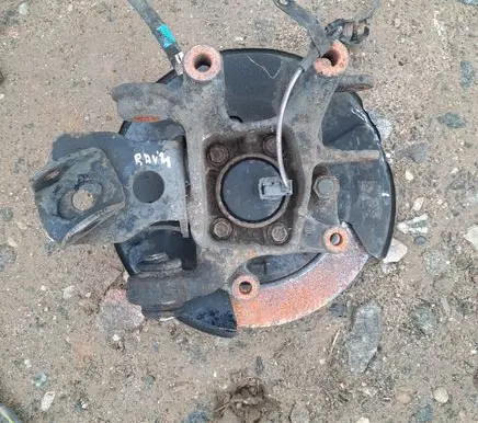 Toyota RAV 4 (XA40) Rear wheel hub spindle/knuckle 