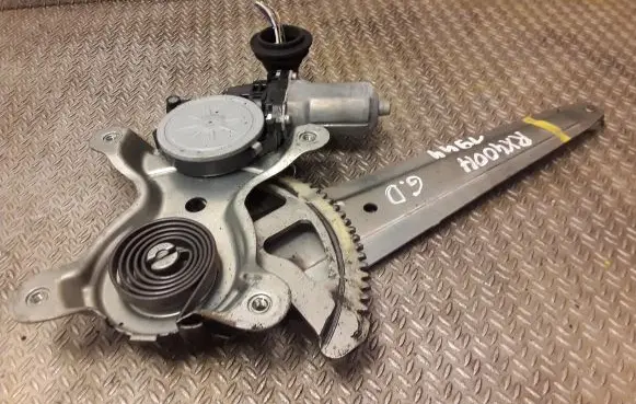 Lexus RX 450H Rear window lifting mechanism without motor 8571058010