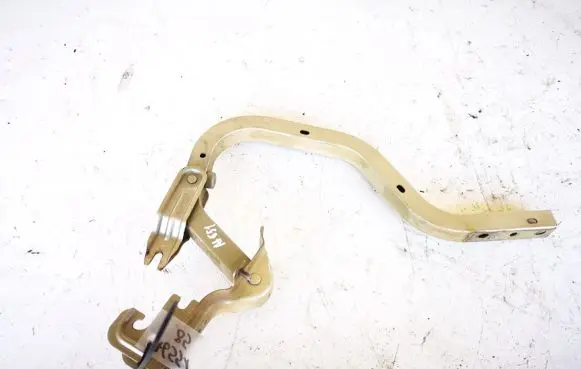 Mitsubishi Galant Tailgate/trunk/boot hinge
