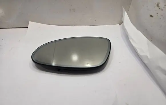 Mercedes-Benz CLS C219 Wing mirror glass 2218102721