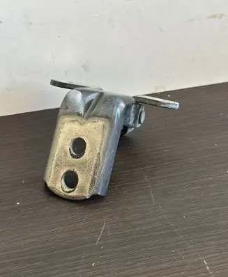 Nissan Leaf I (ZE0) Rear door lower hinge A047743