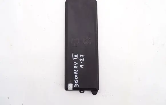 Land Rover Discovery 3 - LR3 Fuse box cover 490000072