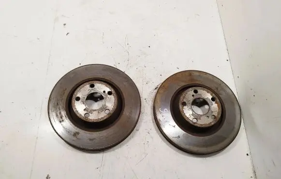 Toyota Avensis T270 Front brake disc