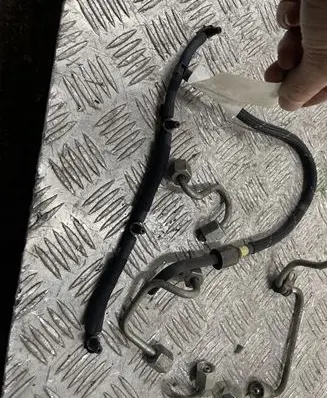 Audi Q5 SQ5 Fuel injector supply line/pipe 