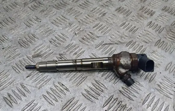 Volkswagen PASSAT CC Fuel injector