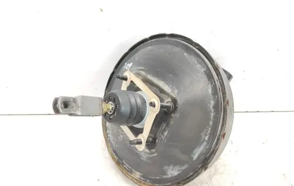 Mazda 626 Brake booster 83404321