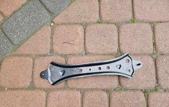 Toyota Camry VIII XV70 Air filter cleaner box bracket assembly OPELCZESCI.com-C39
