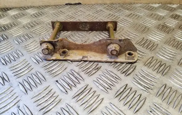 Subaru Forester SG Rear differential/diff mount bracket 