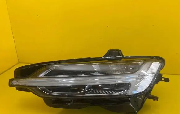 Volvo V60 Headlight/headlamp 32338032
