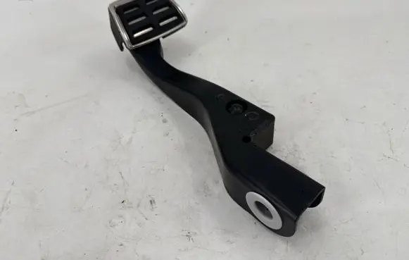Volkswagen Golf VII Brake pedal 251119