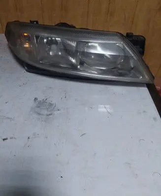 Renault Laguna II Headlight/headlamp 8200002847