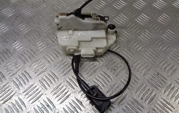 Renault Megane II Front door lock