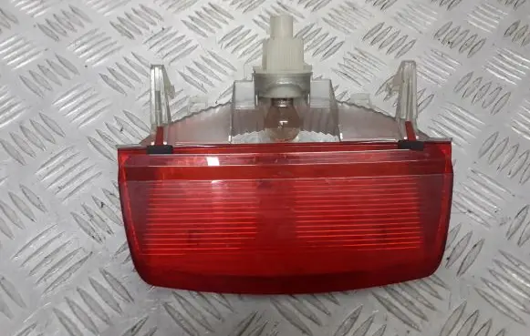 Nissan Micra Third/center stoplight