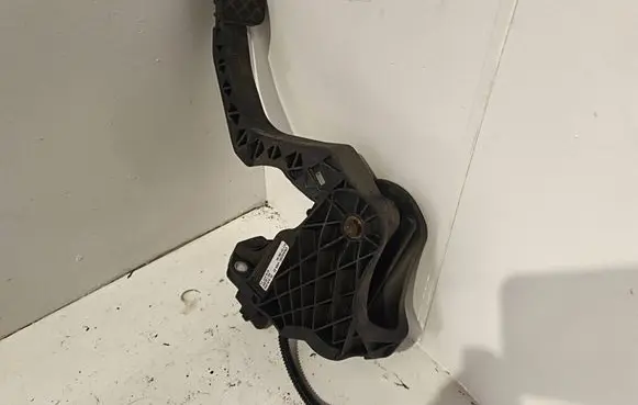 Volkswagen PASSAT B6 Clutch pedal 3C1721059AA Z19082005 6200217702