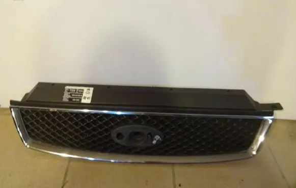 Ford Focus C-MAX Front bumper upper radiator grill