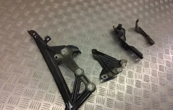 BMW X1 F48 F49 Fender mounting bracket 7329447