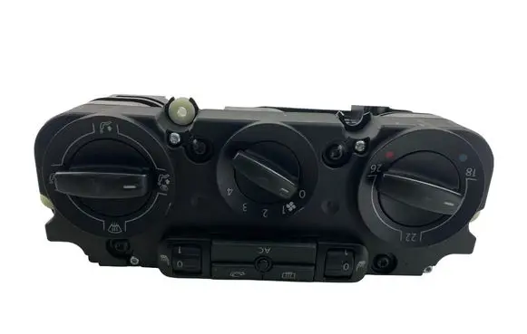 Volkswagen Golf Plus Climate control unit 5M1820045A