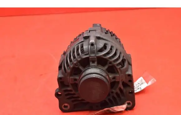 Audi A4 S4 B5 8D Generator/alternator