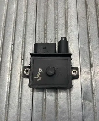 BMW 1 E81 E87 Glow plug pre-heat relay 7786821