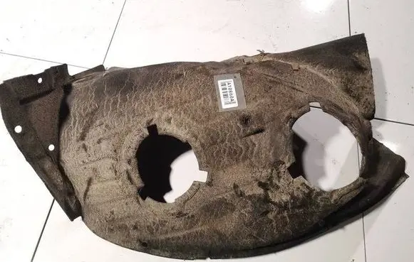 Front wheel arch liner splash guards