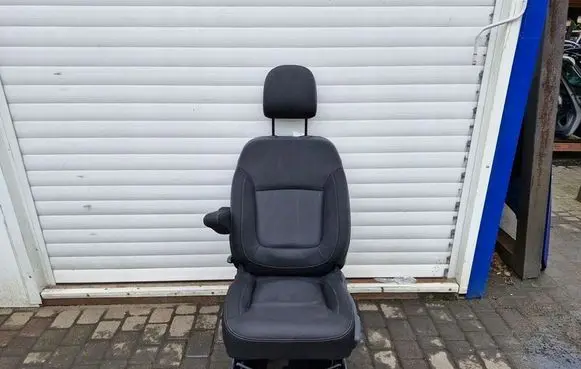 Renault Trafic III (X82) Front driver seat 