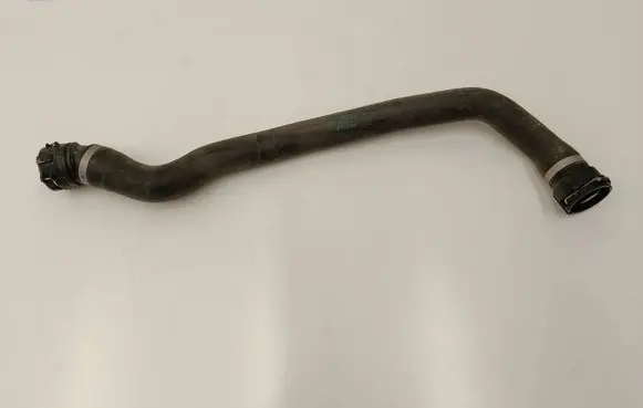 Engine coolant pipe/hose