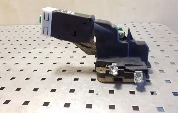 Volvo S40, V40 Front door lock