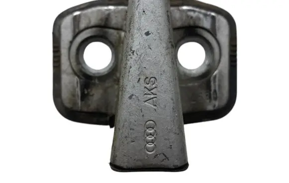 Audi A8 S8 D2 4D Front door lock loop/hook striker 4D0837035B