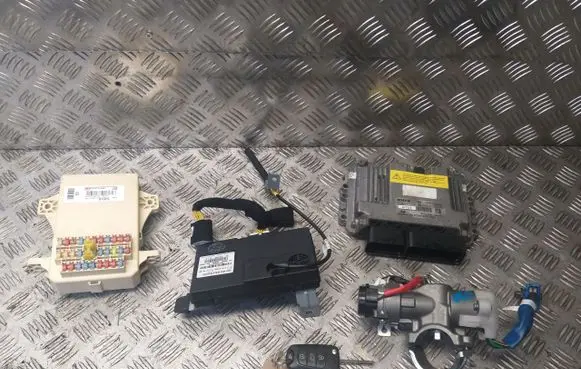 Hyundai i30 Engine ECU kit and lock set 2A461