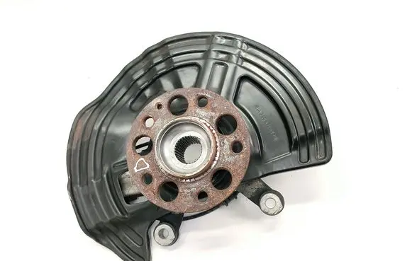 Mercedes-Benz CLA C117 X117 W117 Front wheel hub A2464210820