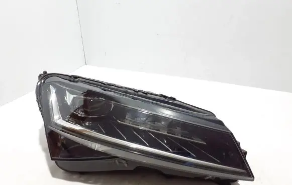 Skoda Superb B8 (3V) Headlight/headlamp 3V1941016D