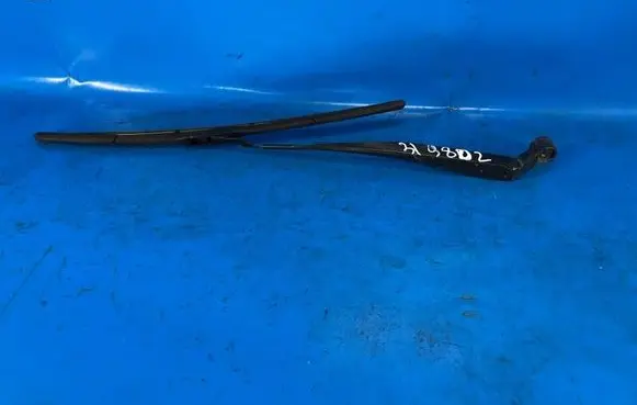 Lexus IS 220D-250-350 Front wiper blade arm 8522153080