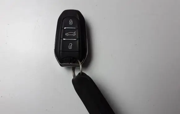 Citroen C4 II Picasso Ignition key/card 